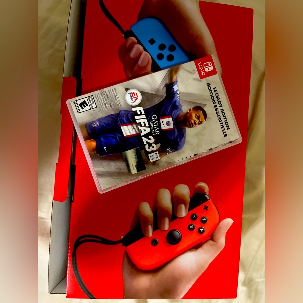 switch and FIFA game cards